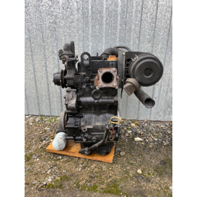 Díly z motoru Yanmar 2TNE68